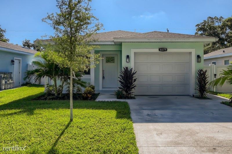 Foto principal - 3 br, 2 bath House - 6379 29Th Street N UNIT