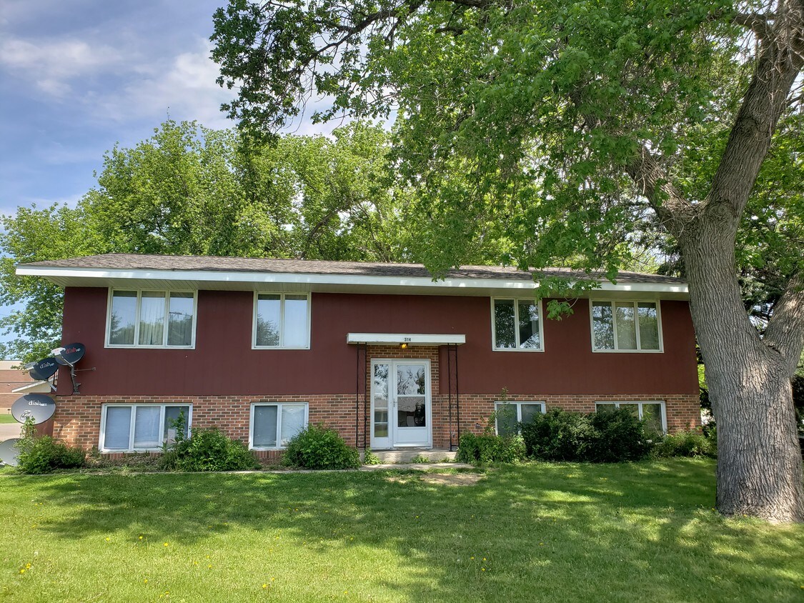 314 Sherwood Ave SW, De Smet, SD 57231 Apartments in De Smet, SD