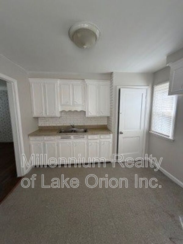 Foto del edificio - 17798 Eddon St