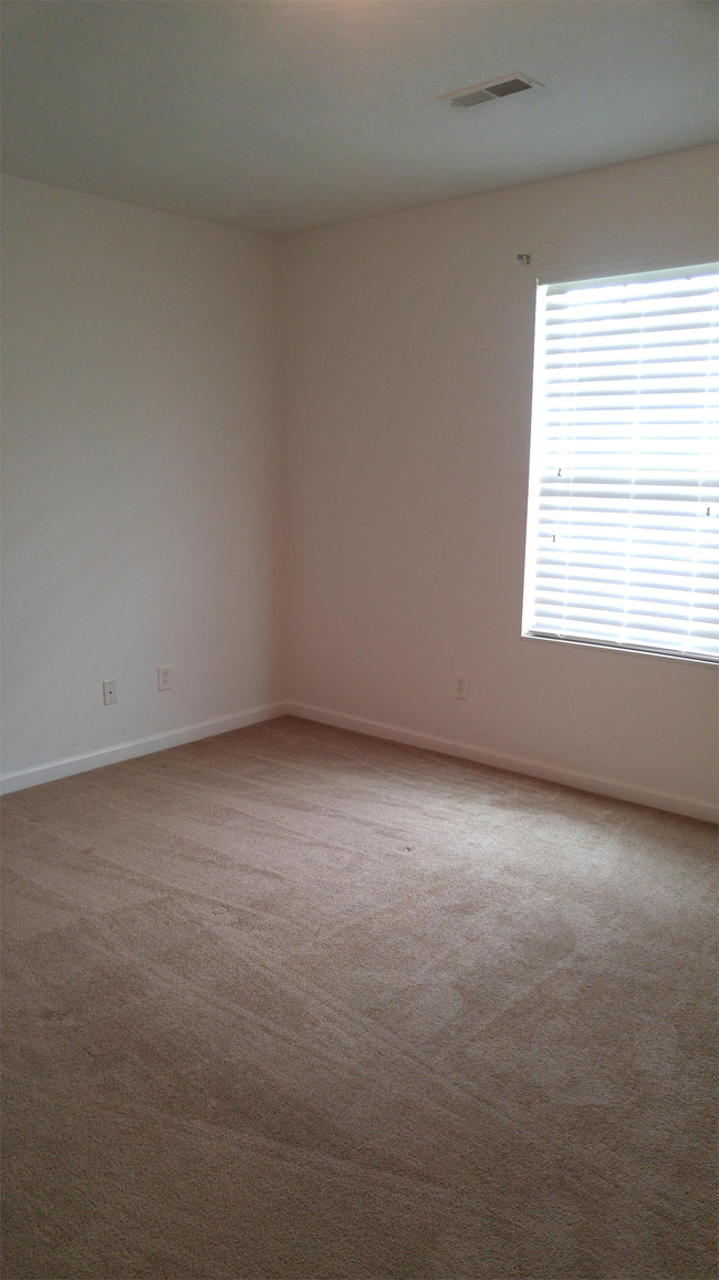 Foto del edificio - 7049 Alice Springs Ln