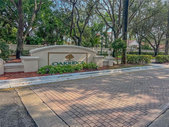 Foto del edificio - 5371 SW 32nd Ter