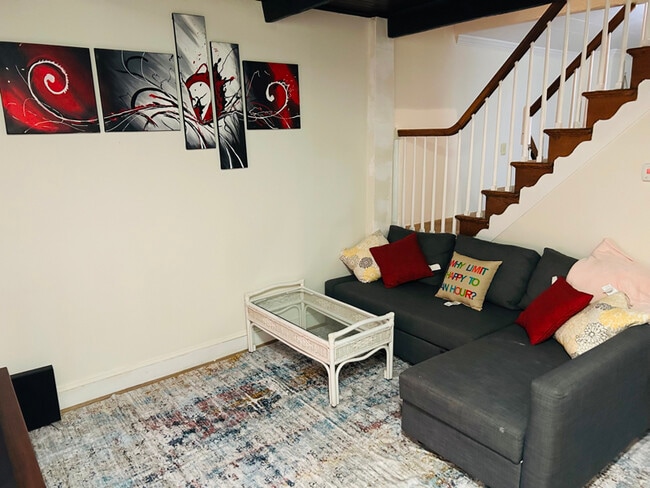 Photo - 107 N Port St Townhome