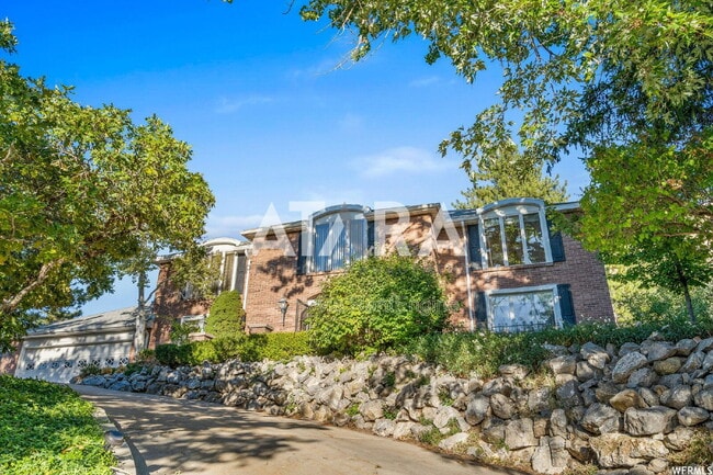 Building Photo - 1577 E Tomahawk Dr