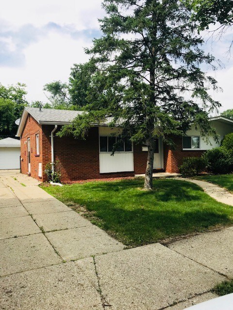 Primary Photo - 35846 Avondale St
