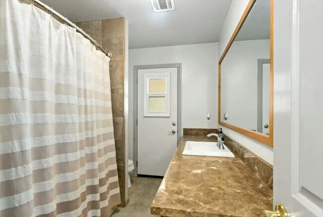 Foto del edificio - 3 Bedroom 2 Bathroom Home in Wine Country!