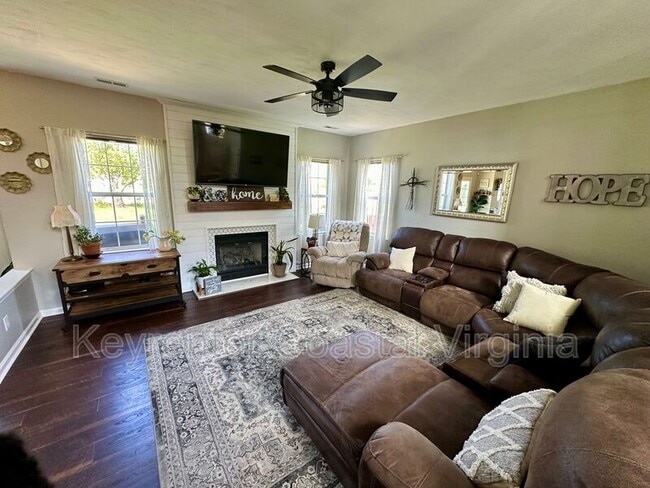 Building Photo - 6407 Sheffield Ct N