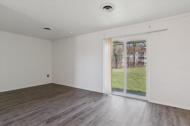 Foto del edificio - 660-672 Flint Rd