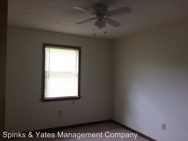 Building Photo - 113 Northwoods Dr