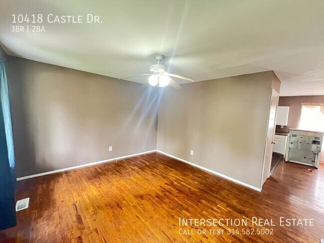 Building Photo - 10418 Castle Dr