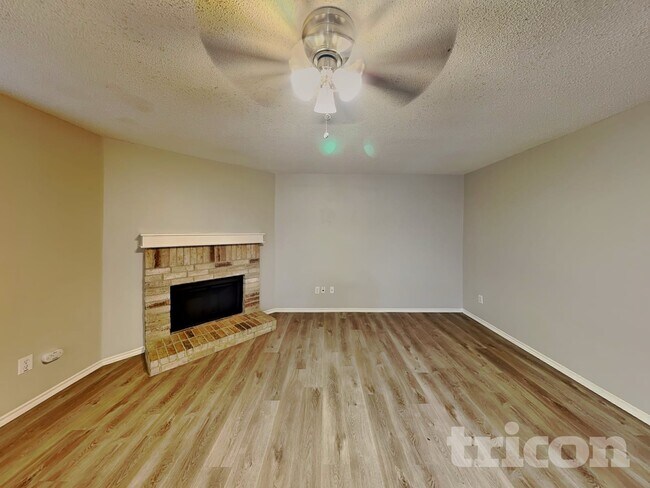 Foto del edificio - 2904 Crimson Clover Dr