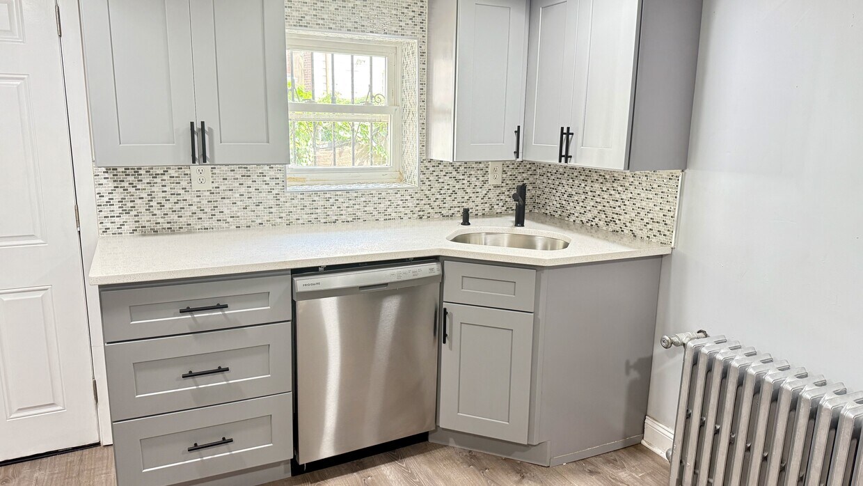 Foto principal - 7 Beacon Ave