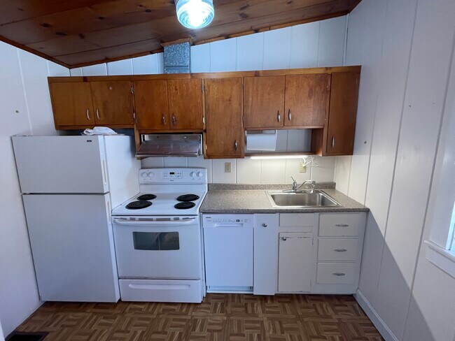 Fridge, Stove, Dishwasher, lots of storage. - 34 Warren Ave