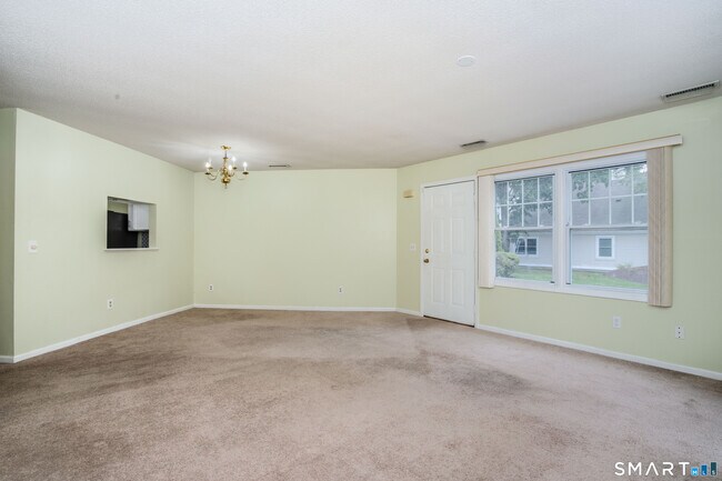 Foto del edificio - 302 Briarwood Ct