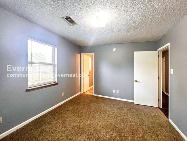 Building Photo - 44 Barnwell Dr