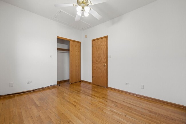 Building Photo - 613 W 43rd Pl