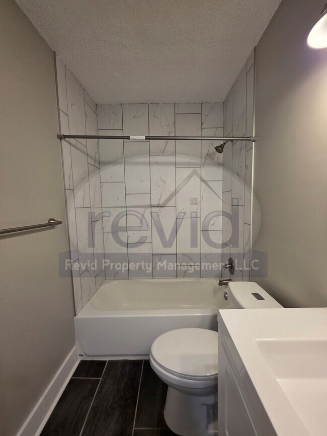 Photo - Half off the First Months Rent! Freshly Re... Apartment