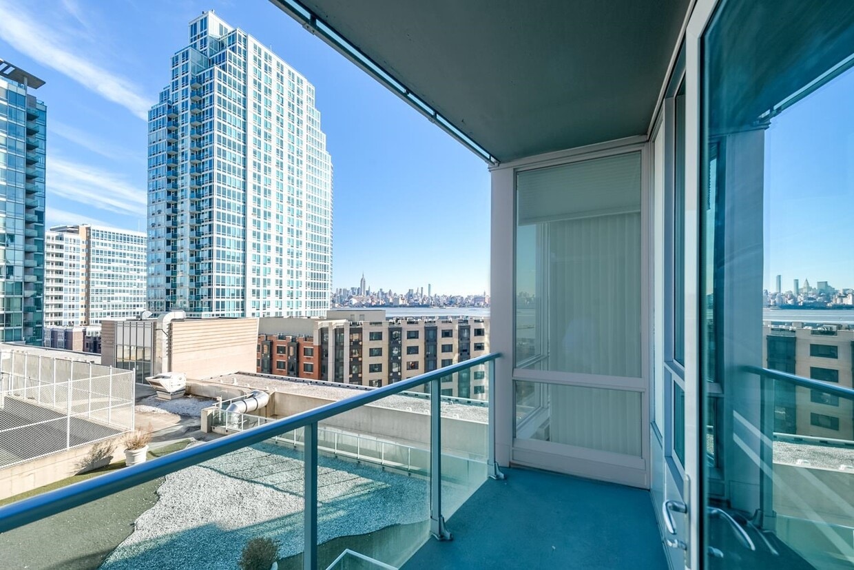 Foto principal - 20 Newport Pkwy