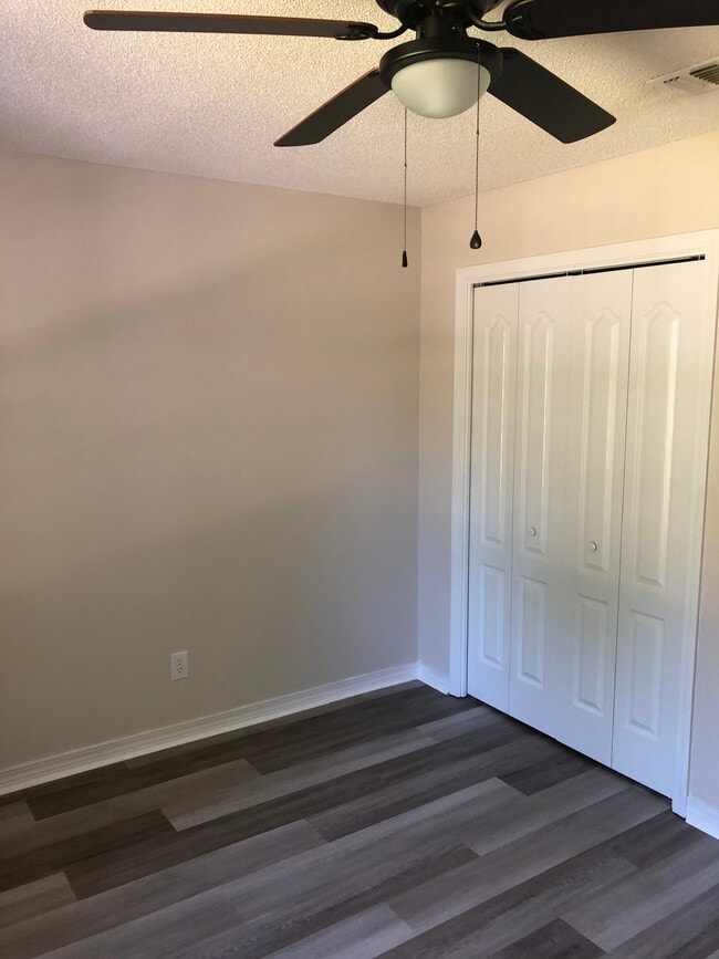 Building Photo - 8957 Tara Cir