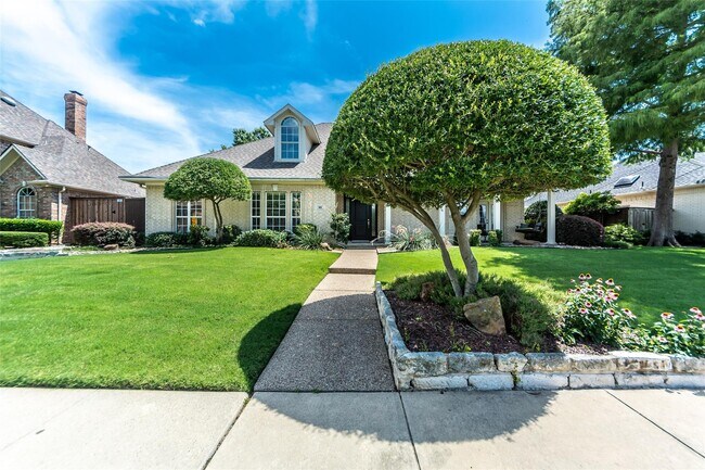 Foto del edificio - 901 Falcon Ln