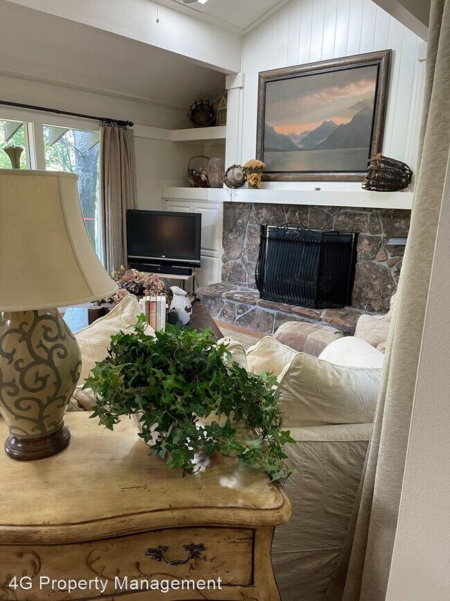 Foto del edificio - 3 br, 2 bath House - 2120 Fairway Drive