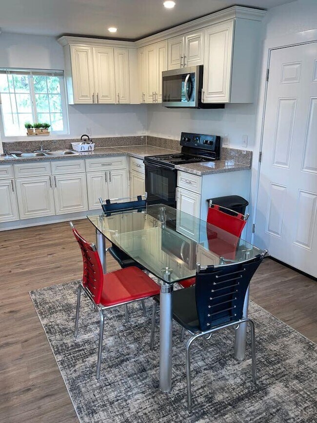 6613 Stoney Dr, Redding, CA 96002 House Rental in Redding, CA