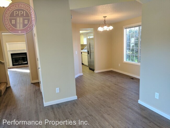 Building Photo - 3 br, 2.5 bath House - 15279 SW Thurston Lane