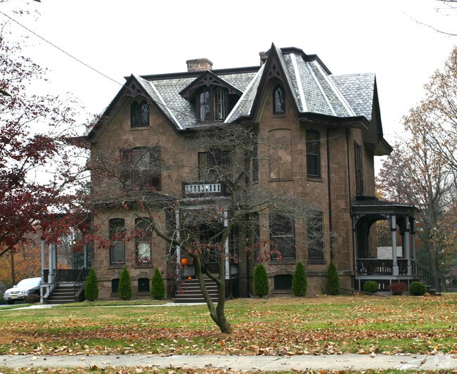 237 E Main St Moorestown, NJ 08057 Rentals Moorestown, NJ