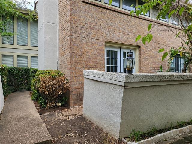 Building Photo - 9607 Walnut St