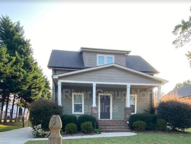 Building Photo - 321 Greenwood Ave