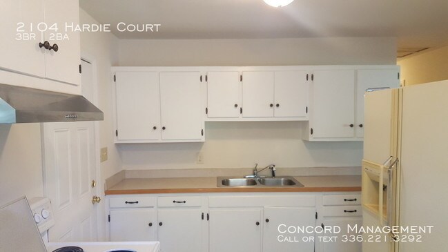 Building Photo - 2104 Hardie Court