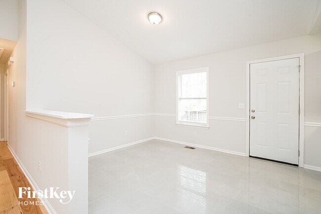 Foto del edificio - 115 Chatham Ct