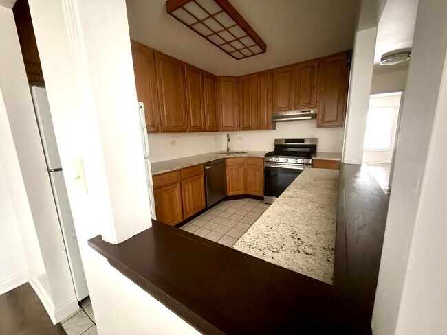 Foto del edificio - 7400 Grand Ave