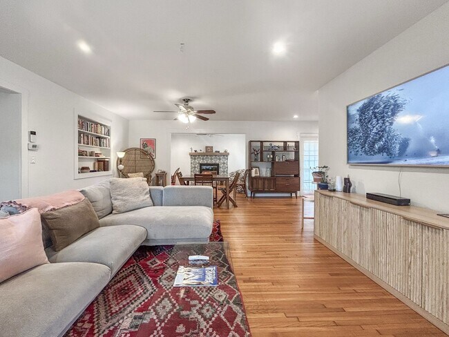 Foto del edificio - Beautiful 2-Bedroom Home in Prime Clearwater Location with Spacious Fenced Yard!