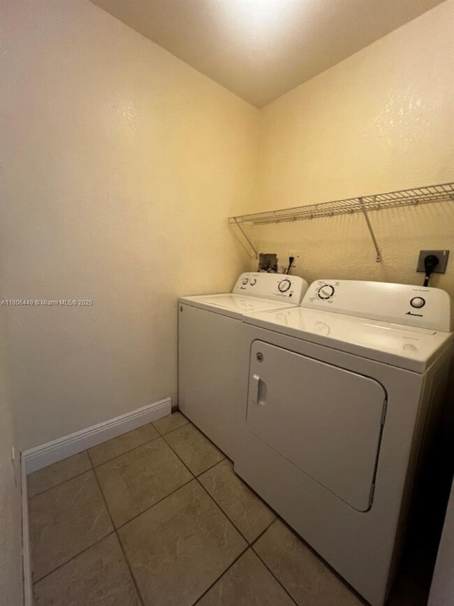 Foto del edificio - 3342 NW 9th Ave