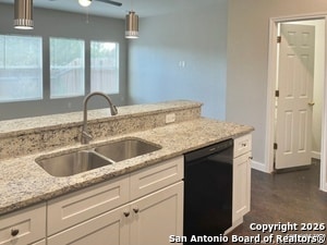 Foto del edificio - 6938 Crestway Rd