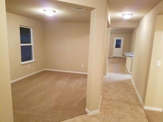 Foto del edificio - 5905 Montrelia Dr