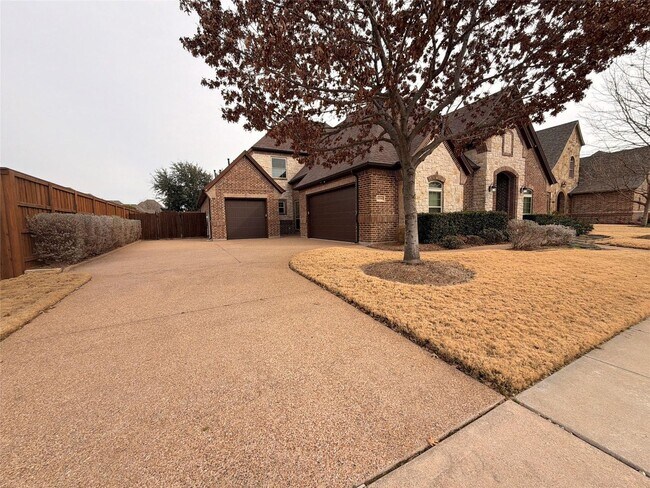 Building Photo - 8116 Canyon Oak Dr