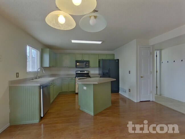 Foto del edificio - 5504 Vermillion Bluffs Dr