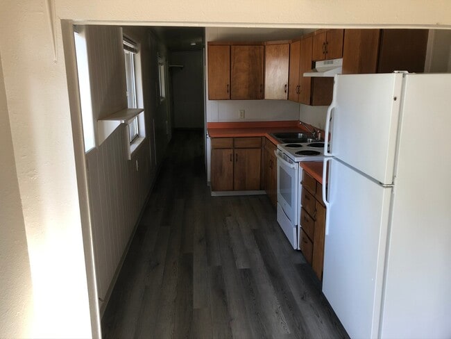 Building Photo - Newly Renovated Trailer at The Oak Creek C...