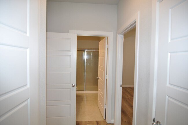 Foto del edificio - 2009 Eagle Blvd