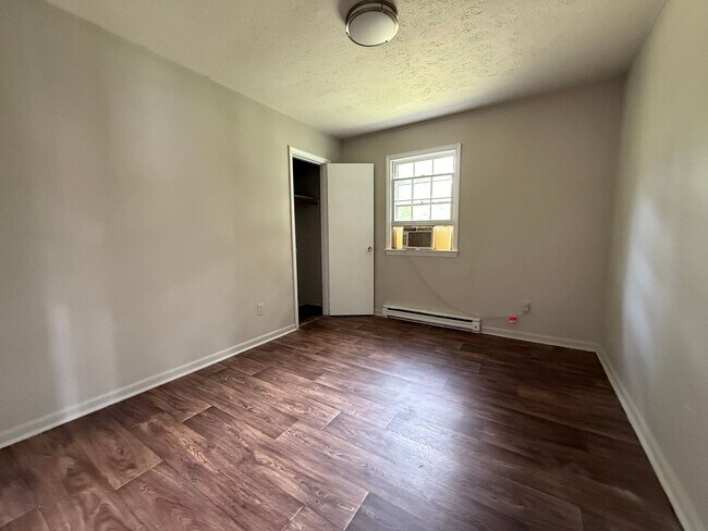 Building Photo - 3 Bedroom Home for Rent