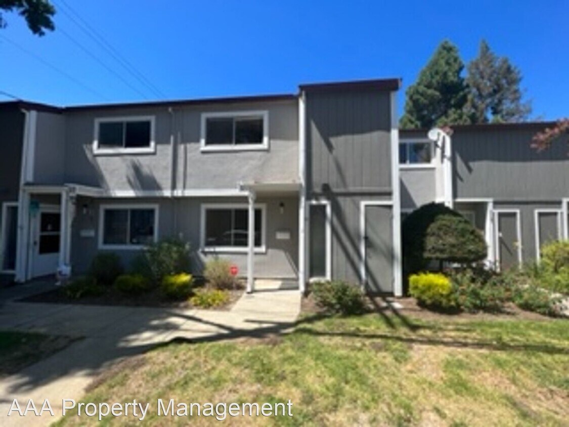 Primary Photo - 3 br, 1.5 bath House - 115 Muir Road