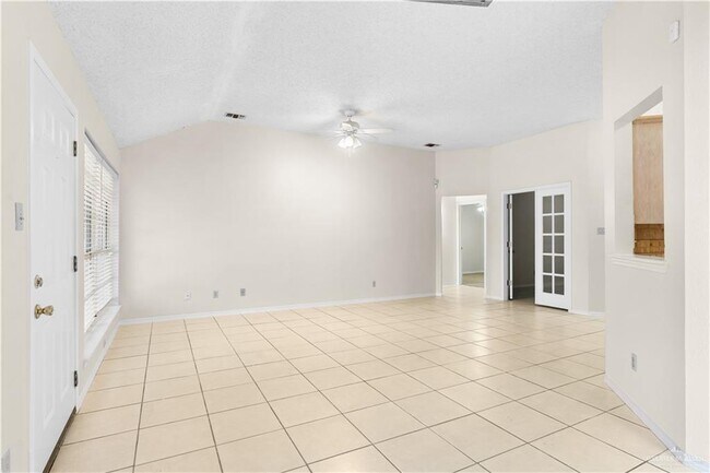 Building Photo - 19 Jonquil Ave