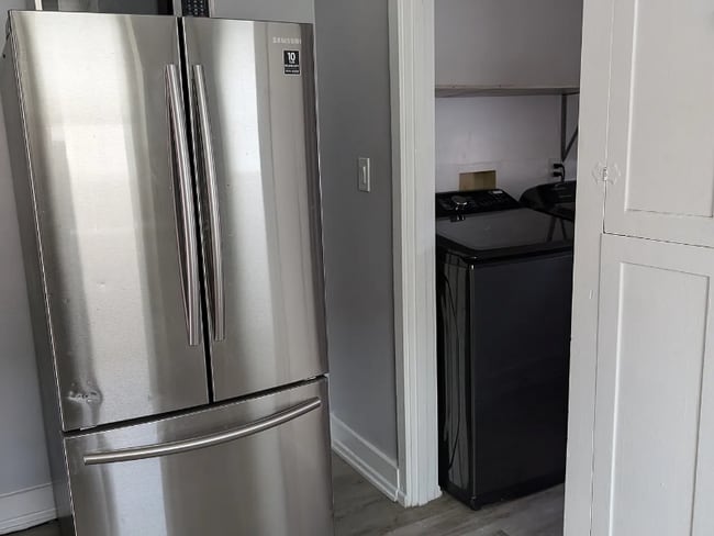 Foto del edificio - 4318 Dwight St