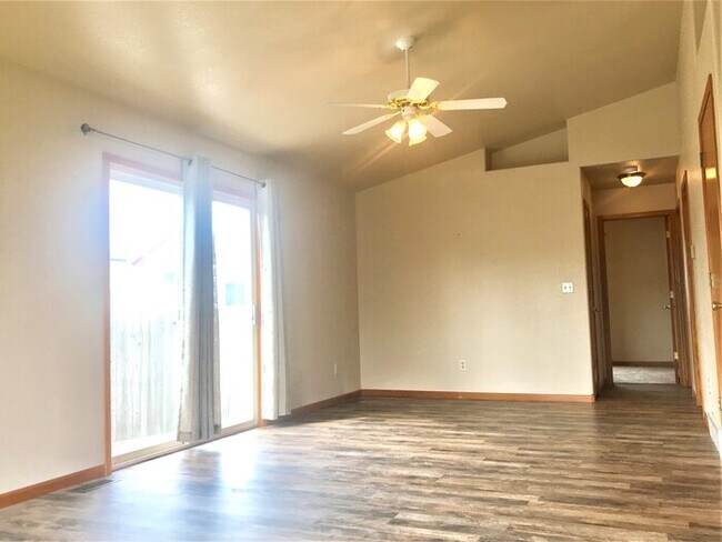 Building Photo - Beautiful Home in Ault