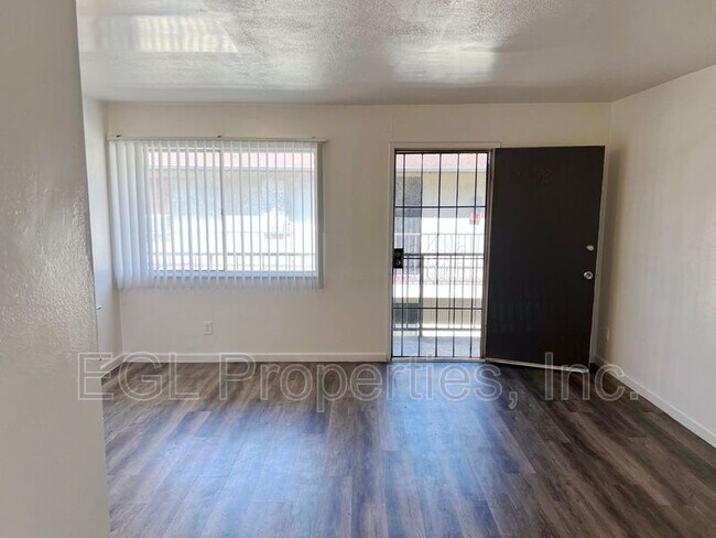 Building Photo - 3943 La Rica Ave