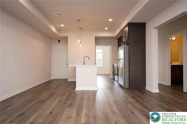 Foto del edificio - 1210 Eaton Ave