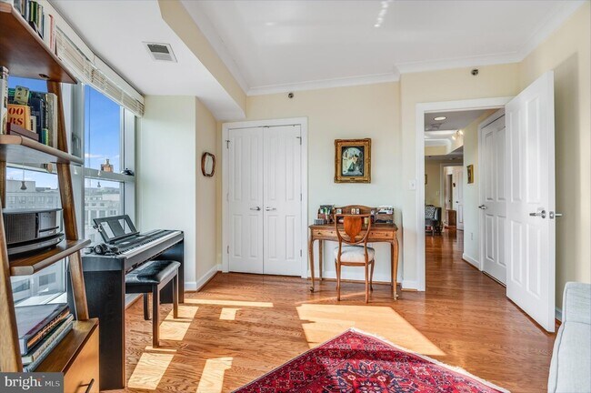 Foto del edificio - 777 7th St NW