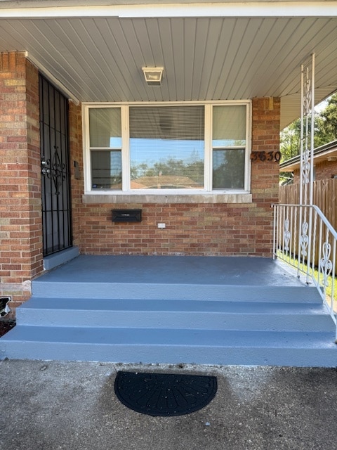 Front Porch - 3630 Carolina St