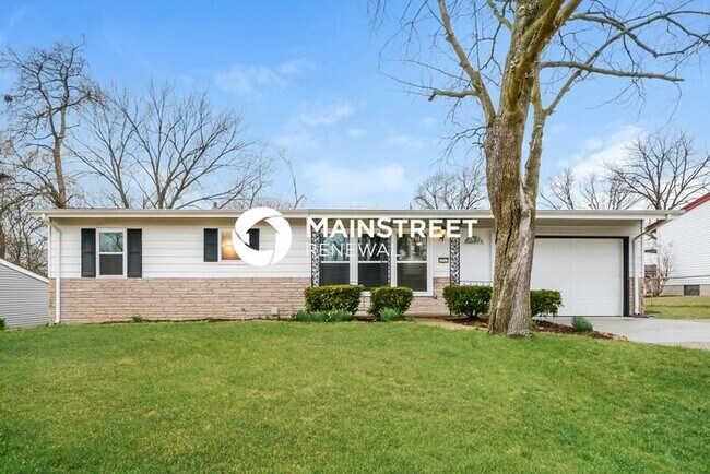 Foto del edificio - 3 Bedroom Pet-Friendly Home in ST CHARLES,...